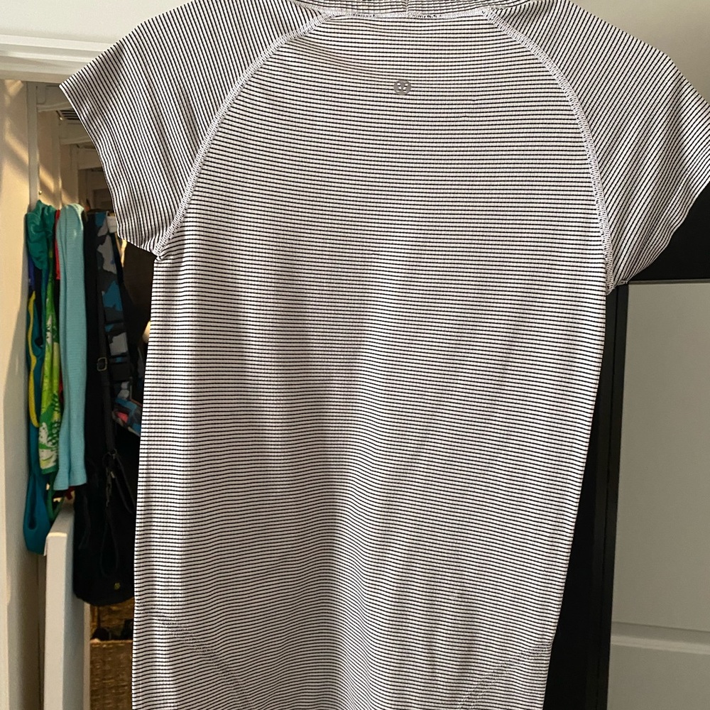 Lululemon Swiftly T